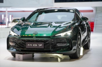 坚持燃油新能源双赛道发力 MG ES5&MG7 2025款亮相广州车展