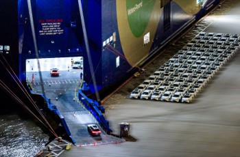 11月比亚迪乘用车出口同比激增313.4%，全球多市场夺冠